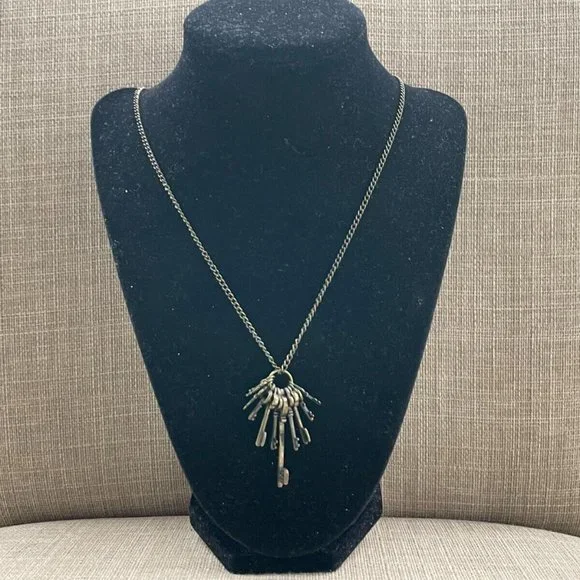 Nordstrom Rack Necklaces Antique Glod Tone Keys Statement Pendant Jewelry - Picture 9 of 11